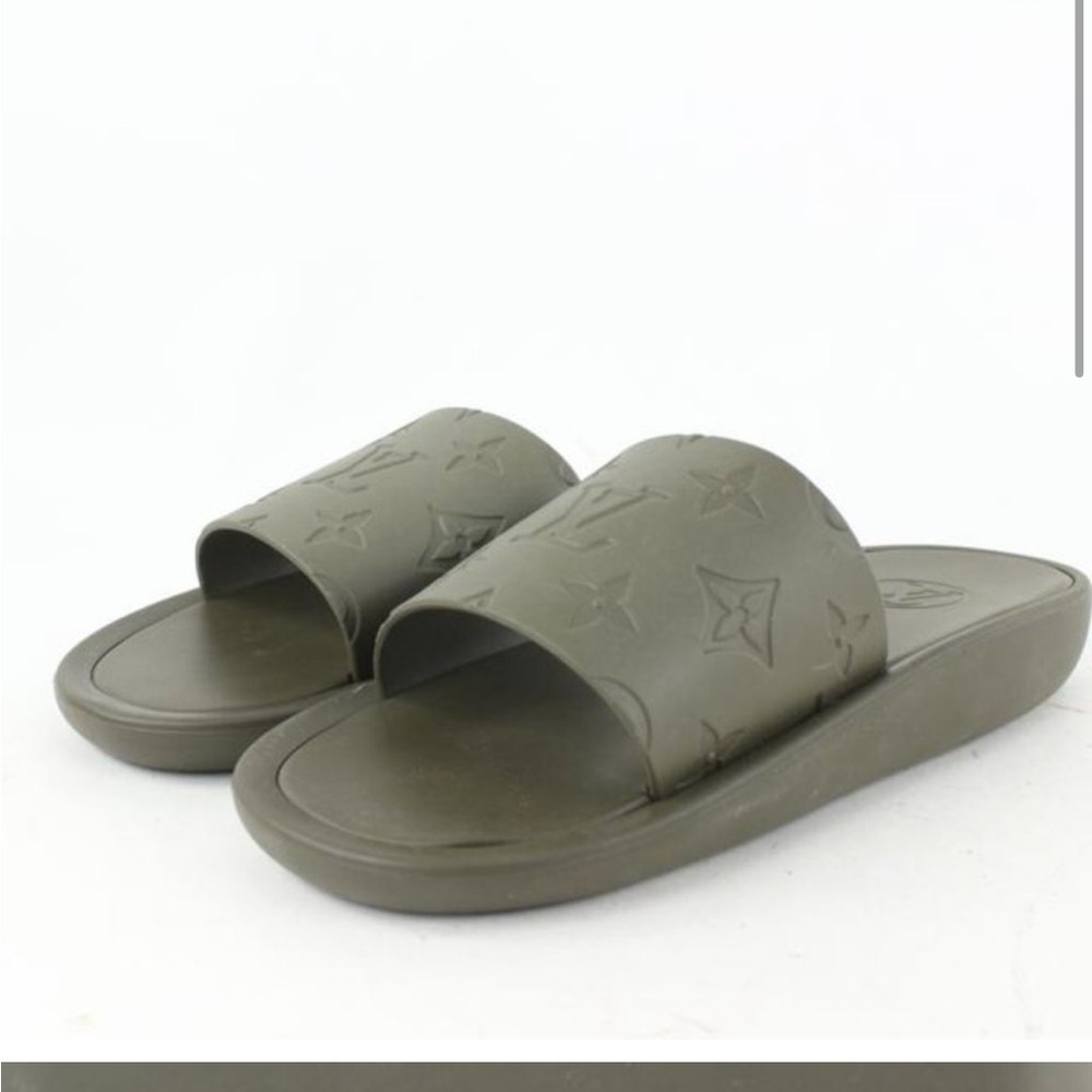 Louis Vuitton Khaki Green 37 Sunbath Flat Mule
Sandal 25lvs624 AUTHENTIC